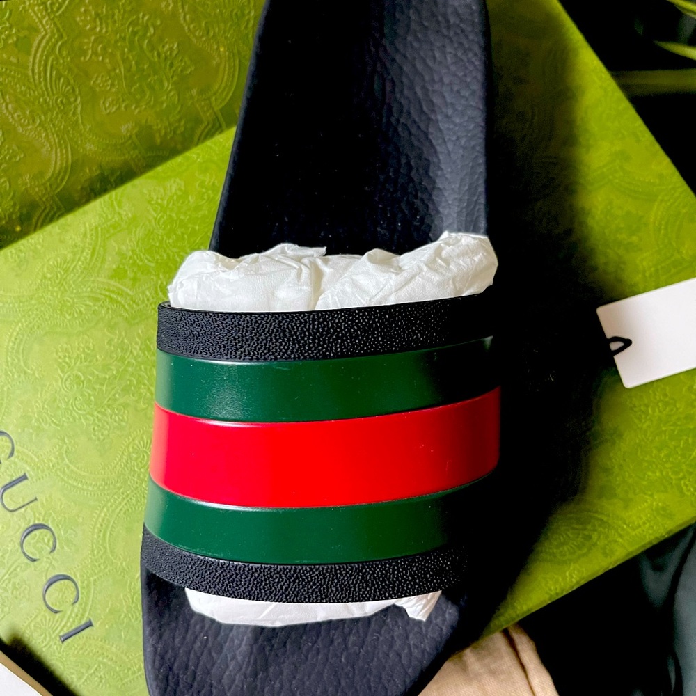 GUCCI SLIDES
